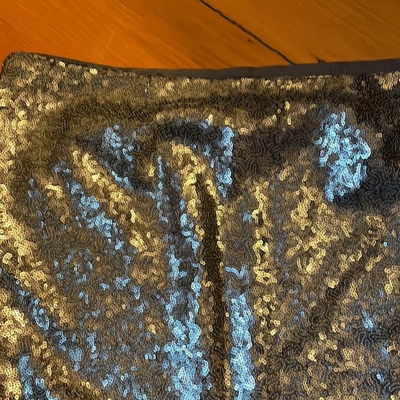 Silver Sequined Skirt. - Picture 4 of 6